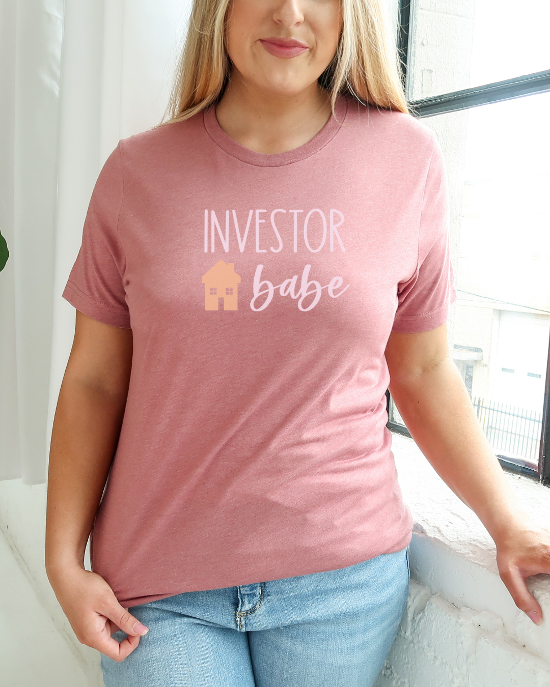 Investor Babe Unisex Short Sleeve Tee